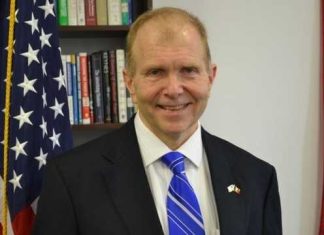 Ambasadorul SUA într-o discuție cu studenții de la USPEE