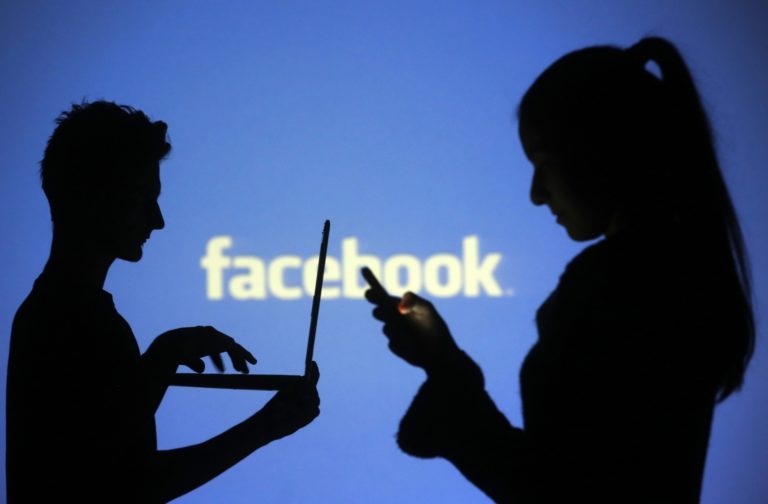 Facebook lansează în curînd ”Facebook at Work” Facebook lansează în curînd ”Facebook at Work”